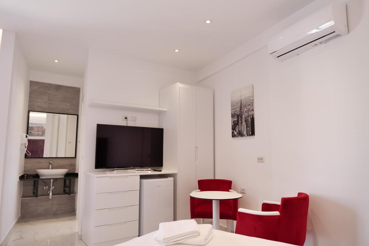 Lumi Hotel Sarande Exterior photo